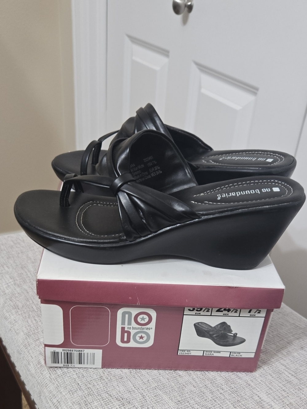 NO BOUNDARIES Black Knotted Wedge Slide Sandals Sz 7.5 In Great Condition